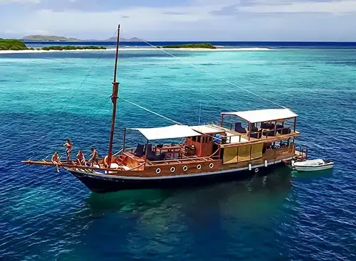 Komodo Liveaboard diving and adventure with diving first